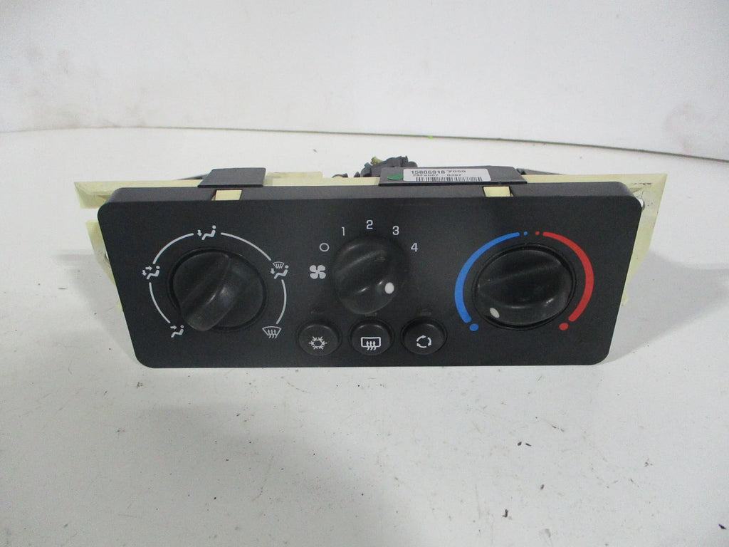 Pre-Owned 06-07 Saturn Ion  Heater Temperature Controle   (Good)