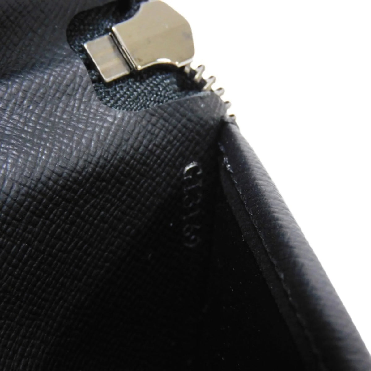 Pre-Owned   Long Wallet Zippy Vertical  Logo Round Zipper Monogram Eclipse Noir M62295 Men's Billfold (Good)